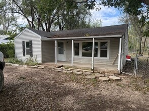 Building Photo - 218 E Kirby St