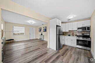 Building Photo - 7532 Farragut St