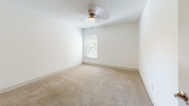 Sun Bay - Bedroom.jpg - Sun Bay Palms at South Tampa