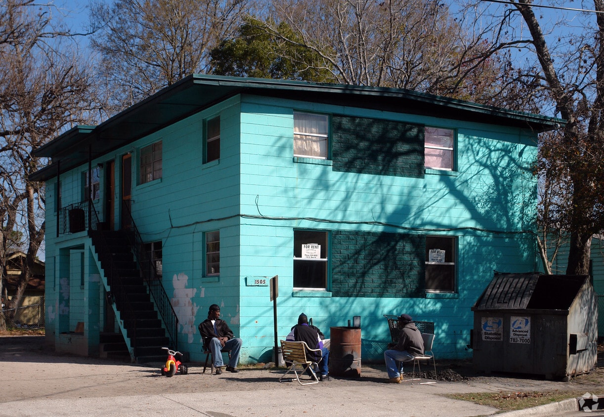 Primary Photo - 1505 33rd St