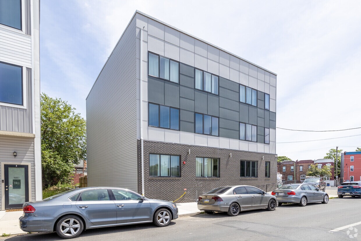 Building Photo - 1633 Point Breeze Ave