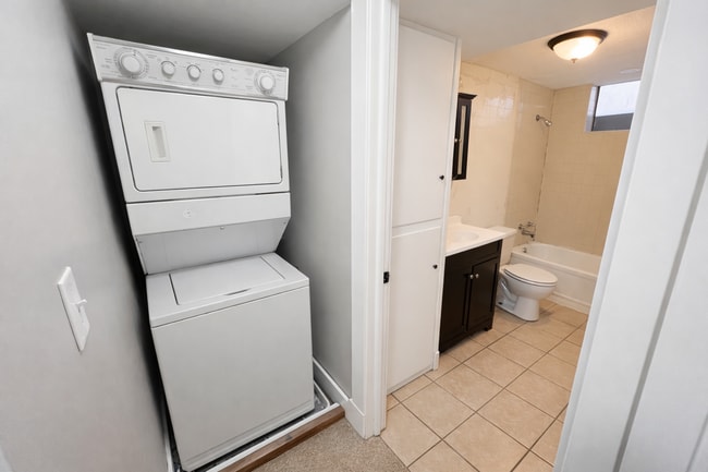 Building Photo - Weber Triplex