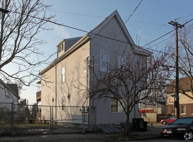 222-224 Congress Ave - 412-422 Emma St