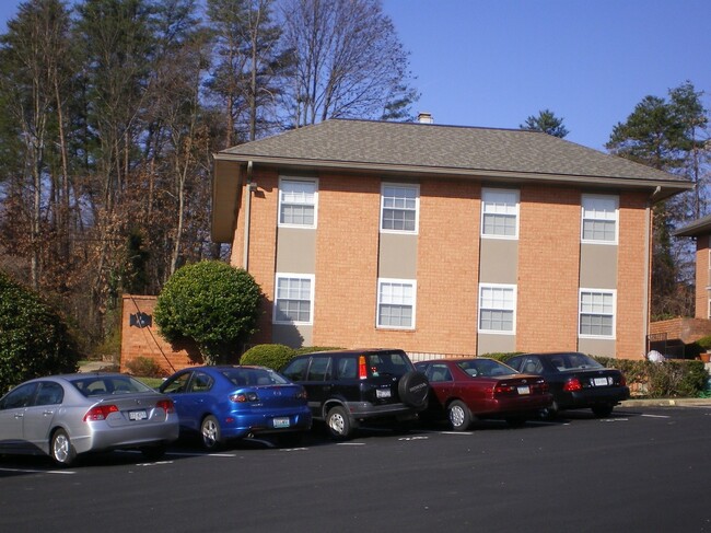 Foto del edificio - 2420 Arlington Blvd