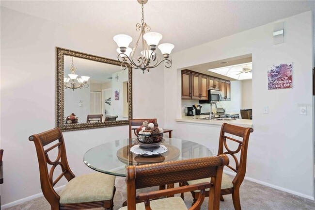 Foto del edificio - 4321 Longmeadow