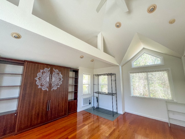 Photo - 170 Bales Dr House