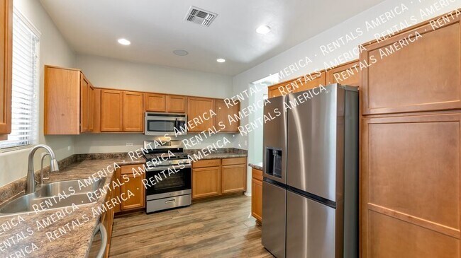 Foto del edificio - Beautiful Two Story 4Bed/2.5Bath w/ Loft, ...