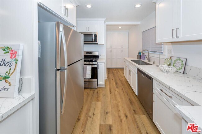 Foto del edificio - 354 S Benton Way