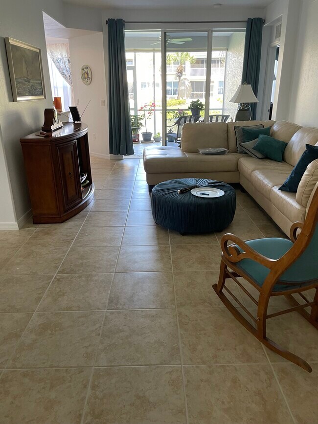 Foto del edificio - 2644 Somerville Loop
