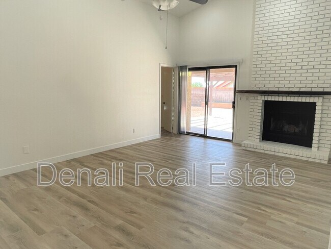 Building Photo - 8749 E Belleview St