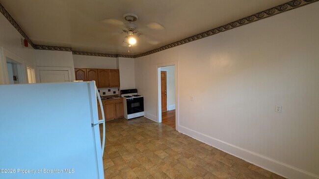 Foto del edificio - 914 W Lackawanna Ave