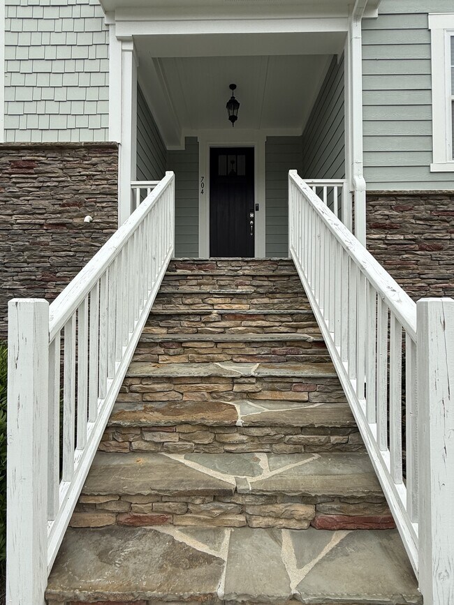 Foto del edificio - 704 Carraway Garden Dr