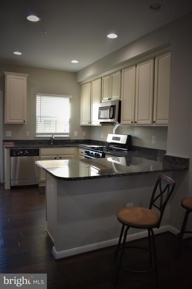 Foto del edificio - 4537 Madison St