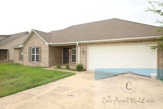 Building Photo - 114 Meadow Dr