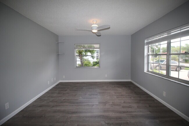 Building Photo - 3817 Heather Dr W