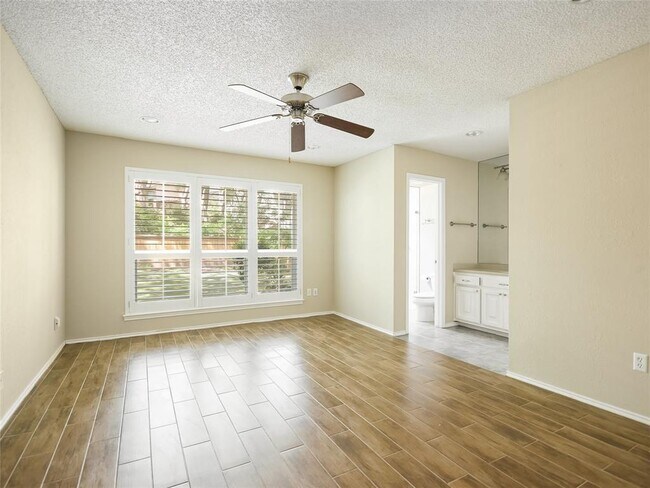 Building Photo - 3627 Kentfield Rd