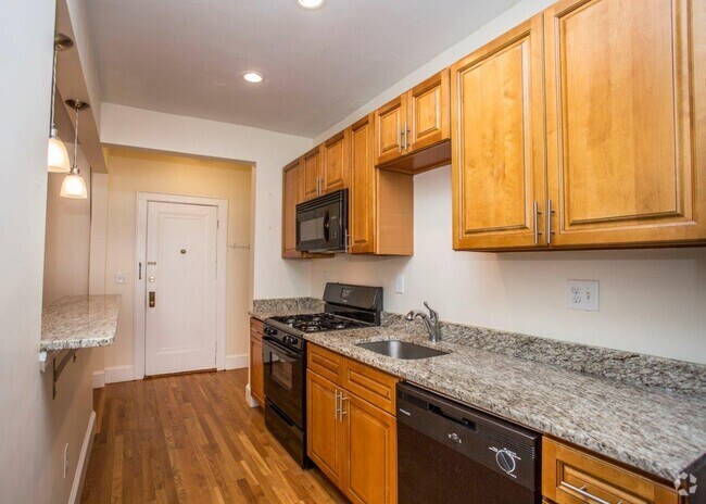 Building Photo - 131 Highland Ave