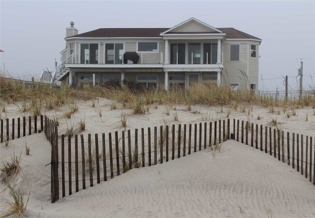Building Photo - 917 Dune Rd