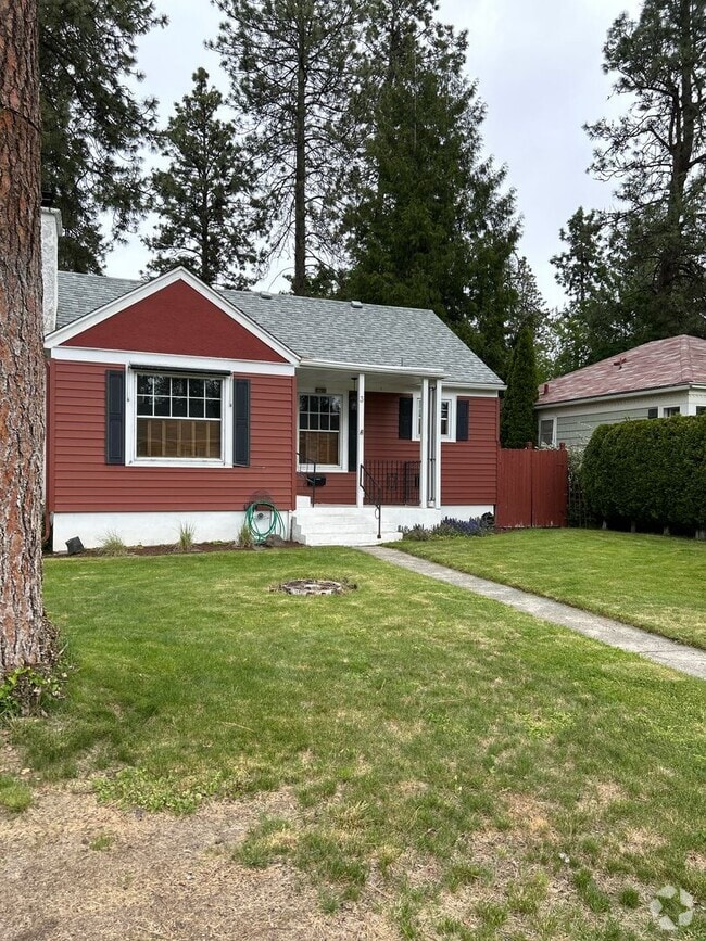 Building Photo - 3 E 34th Ave