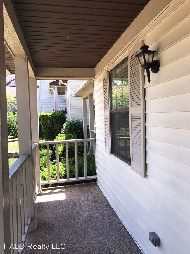 Building Photo - 3 br, 3.5 bath House - 123 Maple Way North
