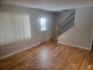 Building Photo - 909 E Marietta Ave