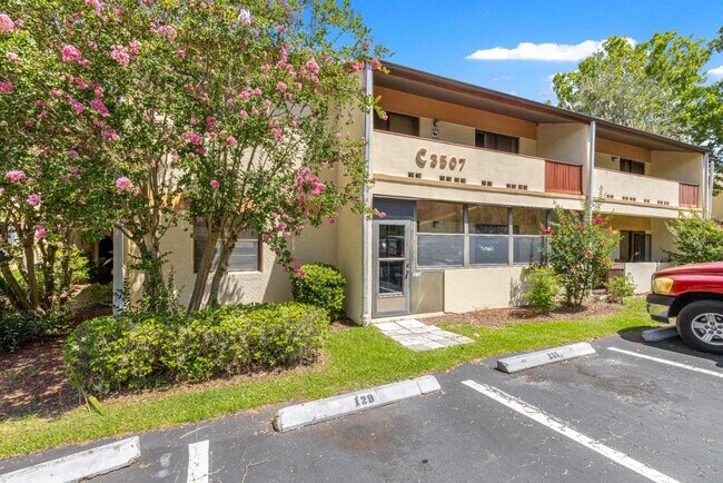 Foto del edificio - 3507 E Fort King St