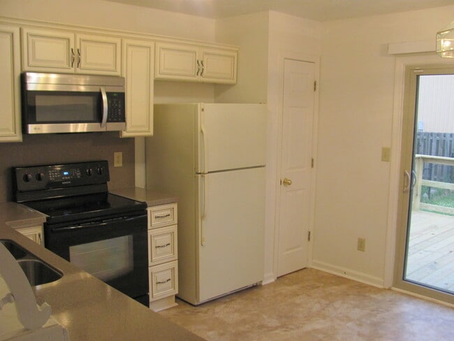 Foto del edificio - Cozy 3BR Ranch in Wayne Twp Schools