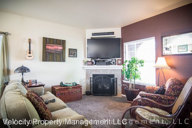 Building Photo - 61211 Fairfield Dr