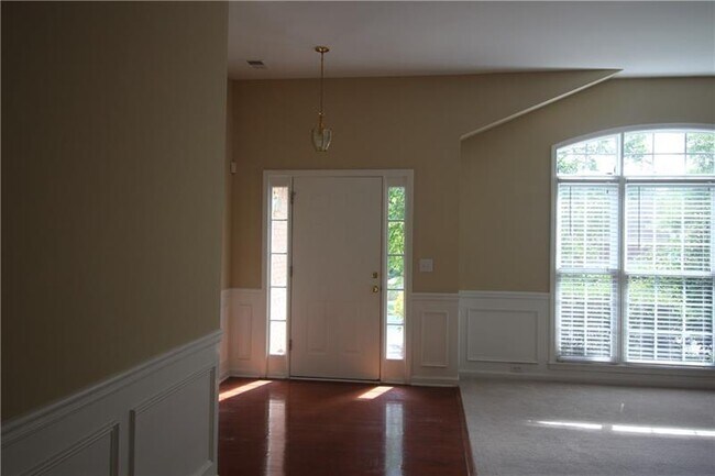 Building Photo - 3545 Mystic Dr