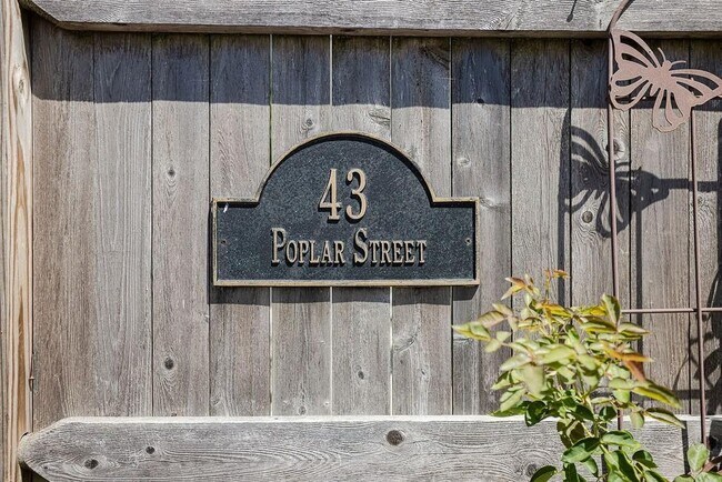 Foto del edificio - 43 Poplar St