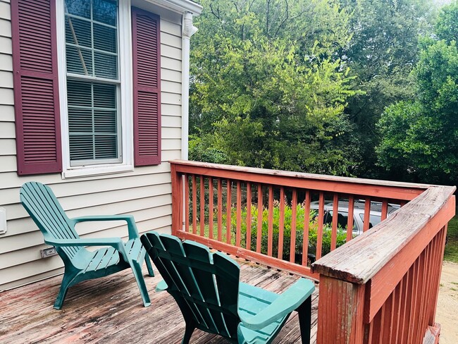 Building Photo - 606 Broad St