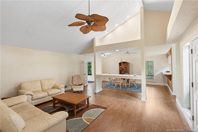 Foto del edificio - 2725 SW Bridgeway St