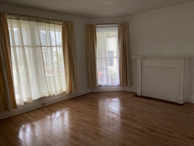 Living room - 127 Spruce St