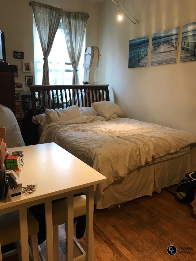 Foto del edificio - 118 W 83rd St