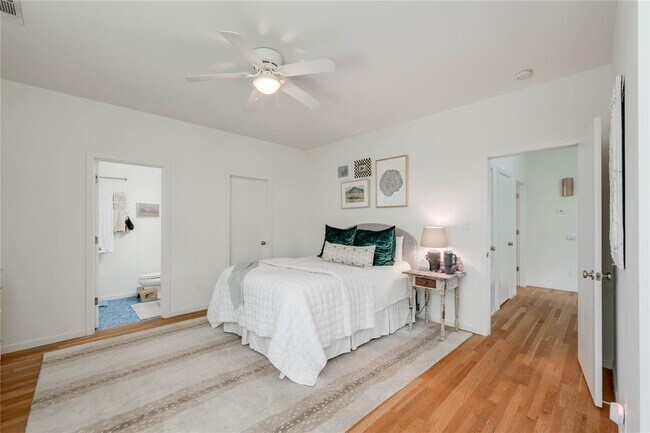 Foto del edificio - 708 E 45th St