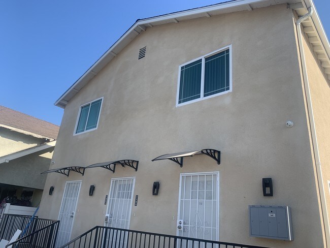 Building Photo - 708 W Gage Ave