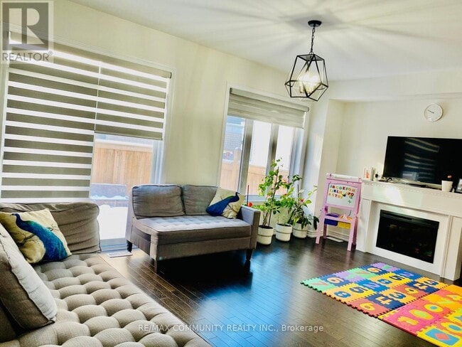 Building Photo - 1163 Enchanted Crescent