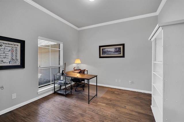Foto del edificio - 8209 Holly Hock Dr