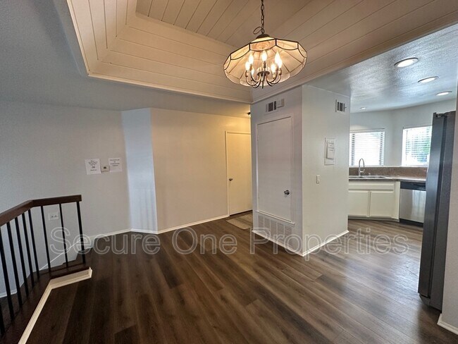 Foto del edificio - 3264 Darby St