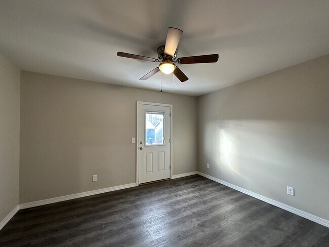 Foto del edificio - 1 Bedroom/1 Bathroom Triplex Unit in South...