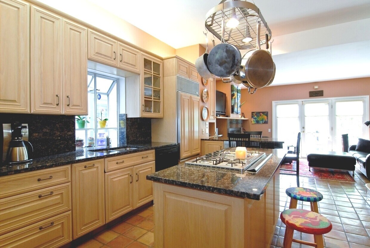 Foto principal - 2638 N Burling St