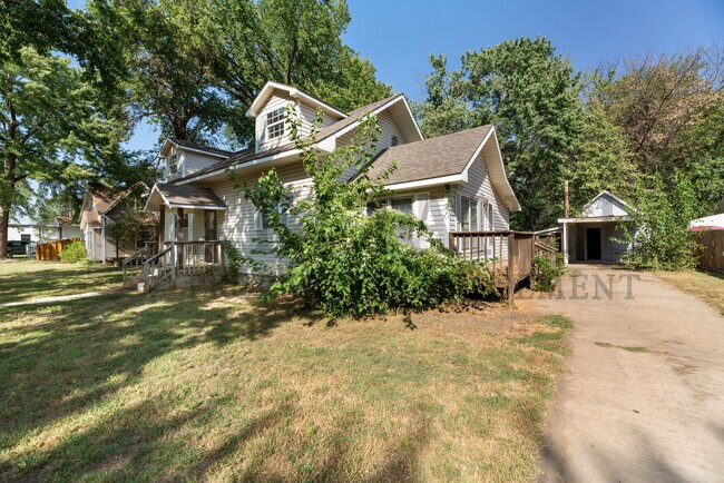Building Photo - 218 N Emporia St