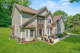 Building Photo - 41 Moison Rd N