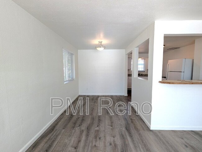 Building Photo - 760 Balzar Cir