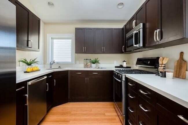 Foto del edificio - 82 Pearson Ave