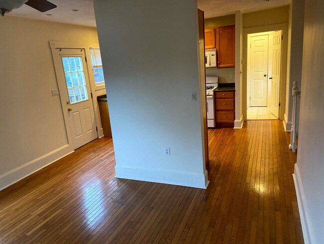 Foto del edificio - 192 Pleasant St