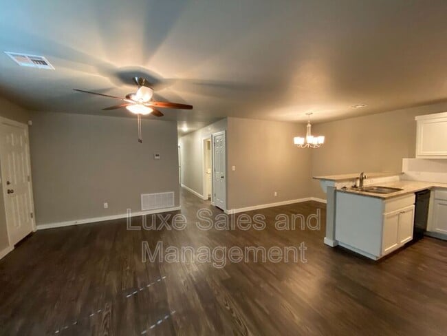 Building Photo - 1503 MacAlpine St