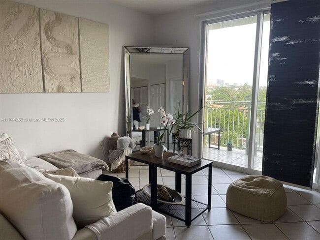 Foto del edificio - 3500 Coral Way