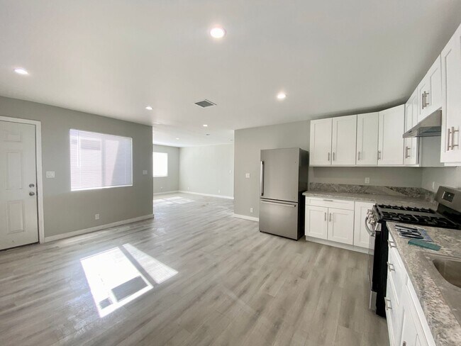 Foto del edificio - 748 Hawthorne Pl