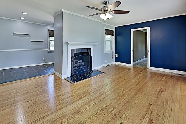 Building Photo - 4402 Saunders Ave